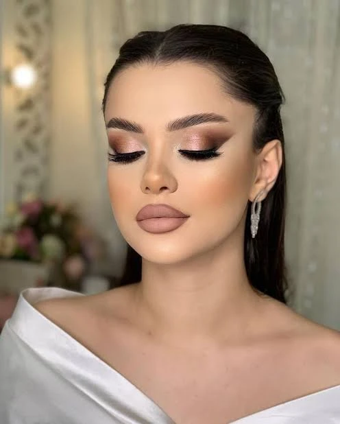 میکاپ حرفه‌ای صورت
